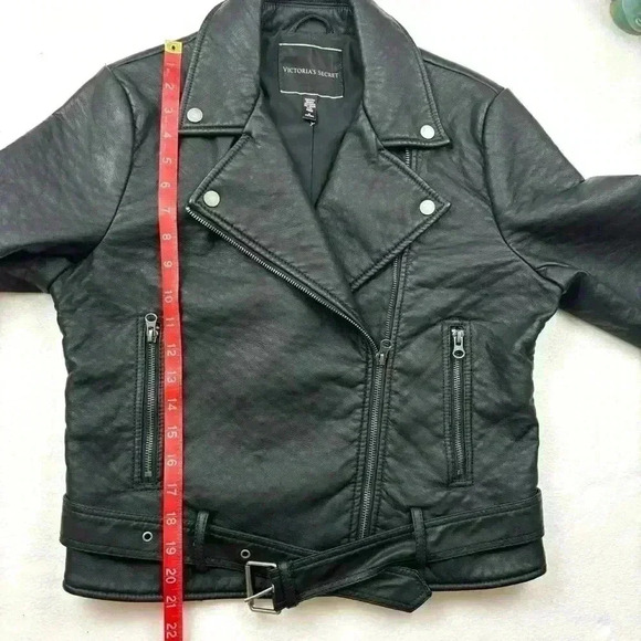 Victoria’s Secret Black Faded 50’s Cropped Belted Motorcycle Jacket Size M - Picture 14 of 16